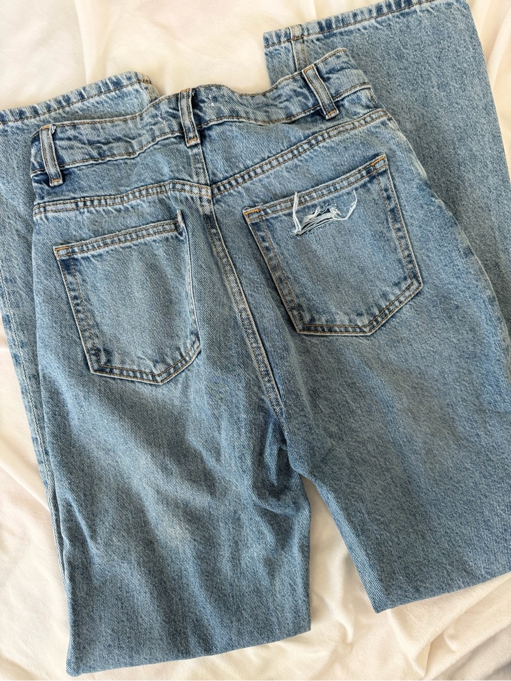H&M Light Blue Straight-Leg Women’s Jeans - Picture 2 of 3